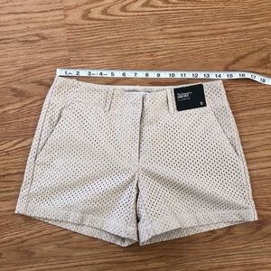 NY&C The Gramercy Short.Perforated stitched cotton